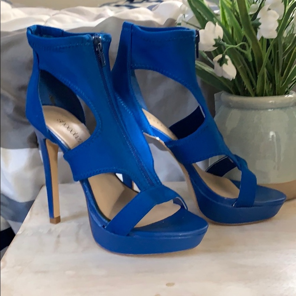 Make a statement with these High heels